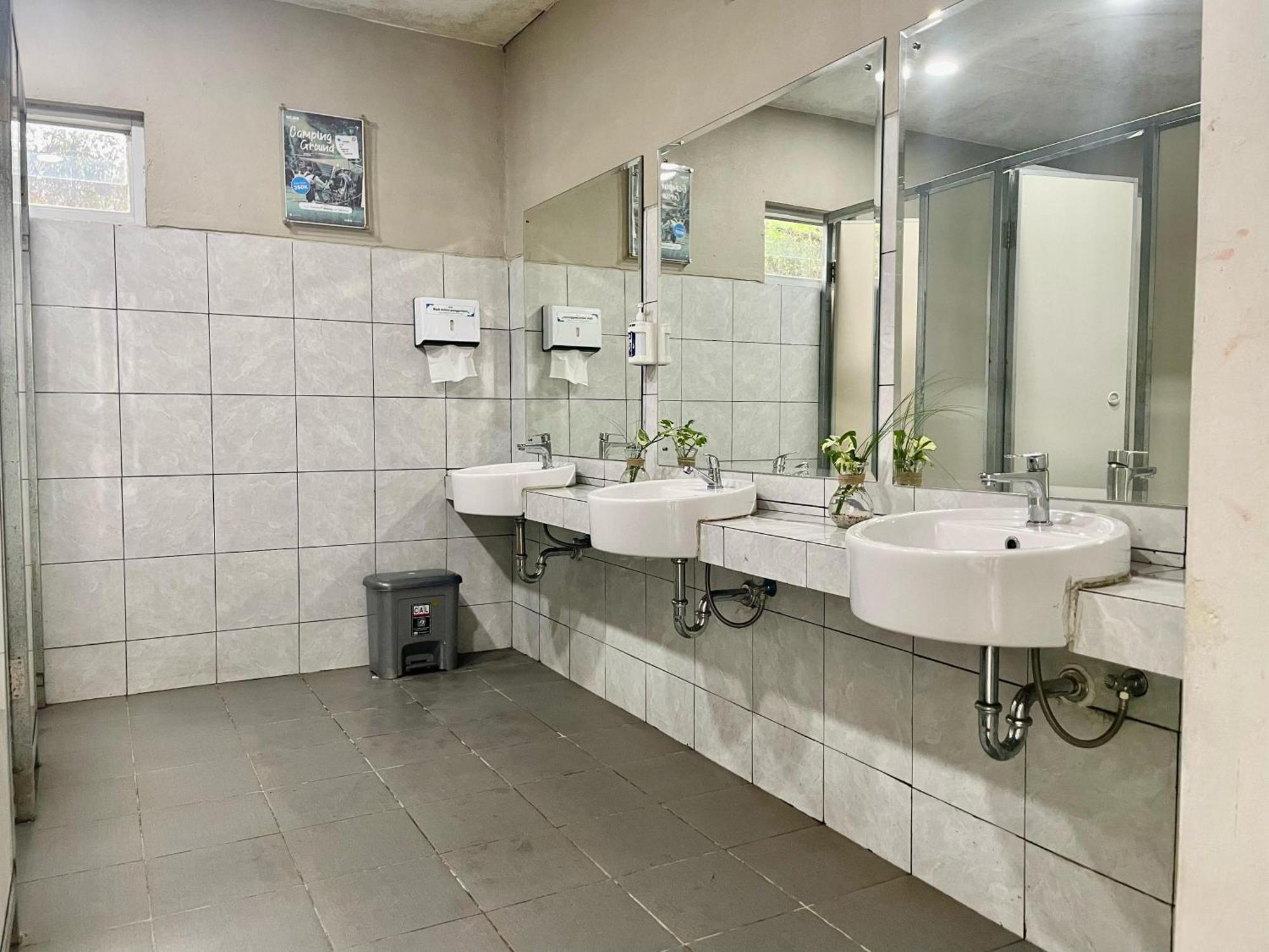 Heha Waterfall Suites & Camping Ground Paragajen ภายนอก รูปภาพ